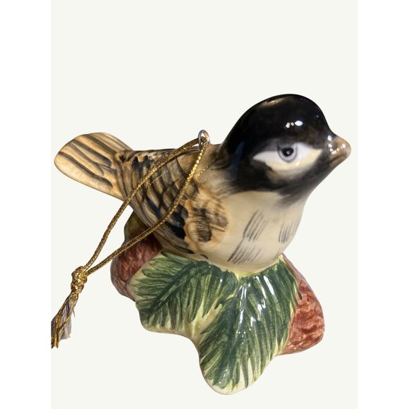 Hand-Painted Vintage Ceramic Bird Figurine Ornament. - Picture 12 of 12